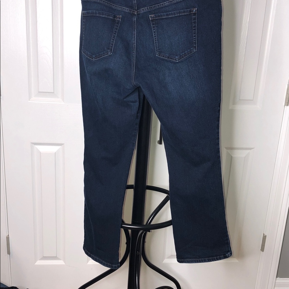 Gloria Vanderbilt Dark Blue Amanda Boot Cut Jeans, Size 16W - Picture 2 of 10